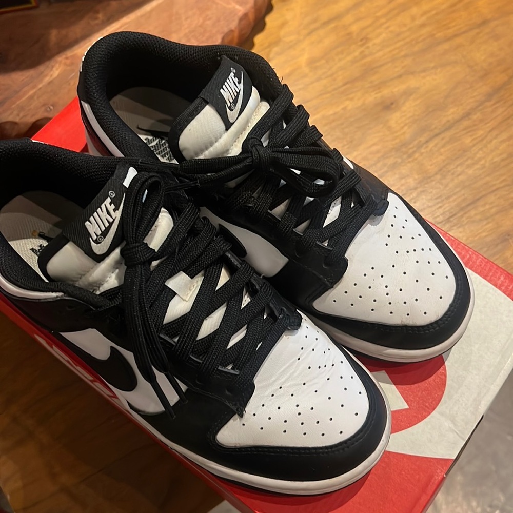 Panda dunks